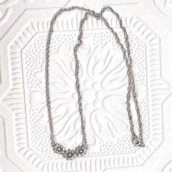 James Avery Margarita Three Flowers Sterling Silver Necklace Retired - Picture 5 of 15